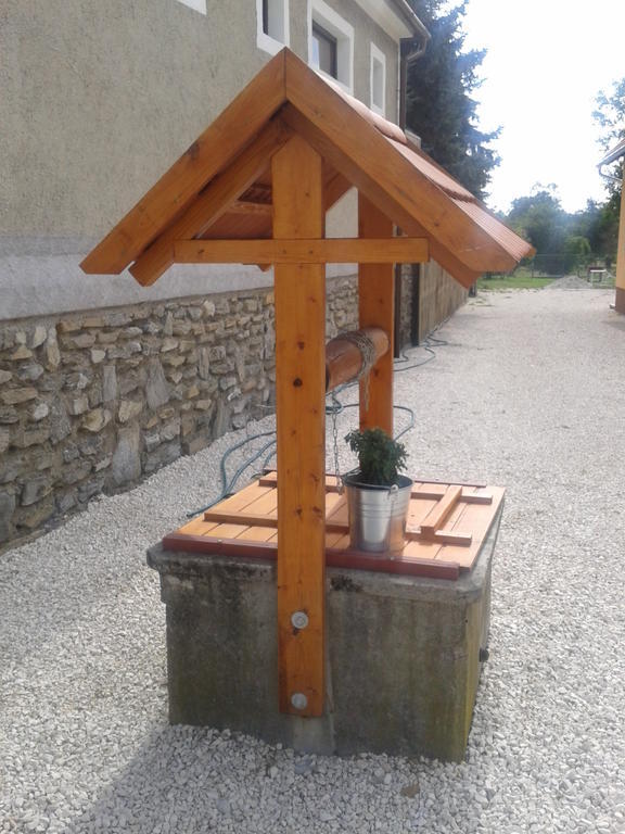 Hatarmenti Vendeghaz Zsira Buitenkant foto