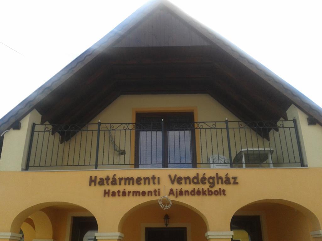 Hatarmenti Vendeghaz Zsira Buitenkant foto