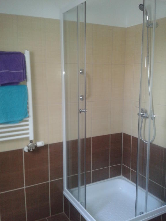 Hatarmenti Vendeghaz Zsira Kamer foto