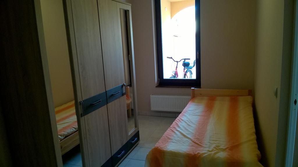 Hatarmenti Vendeghaz Zsira Buitenkant foto