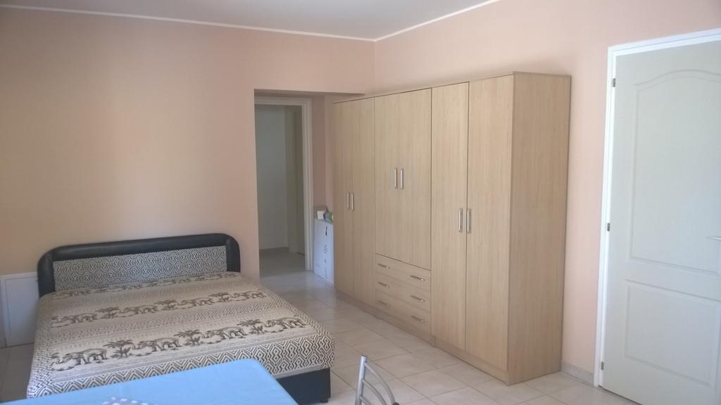 Hatarmenti Vendeghaz Zsira Buitenkant foto